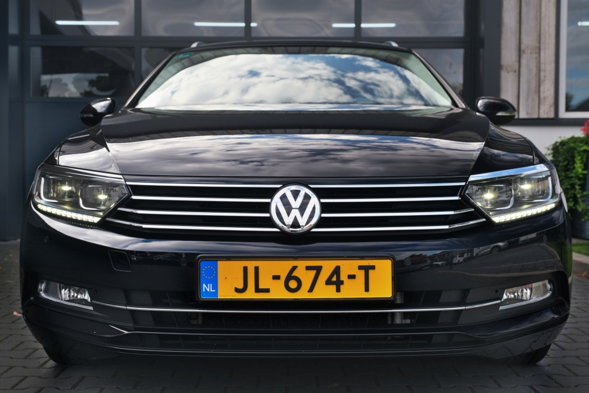 47356047-3.jpg